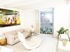 White Apartment Barcelona